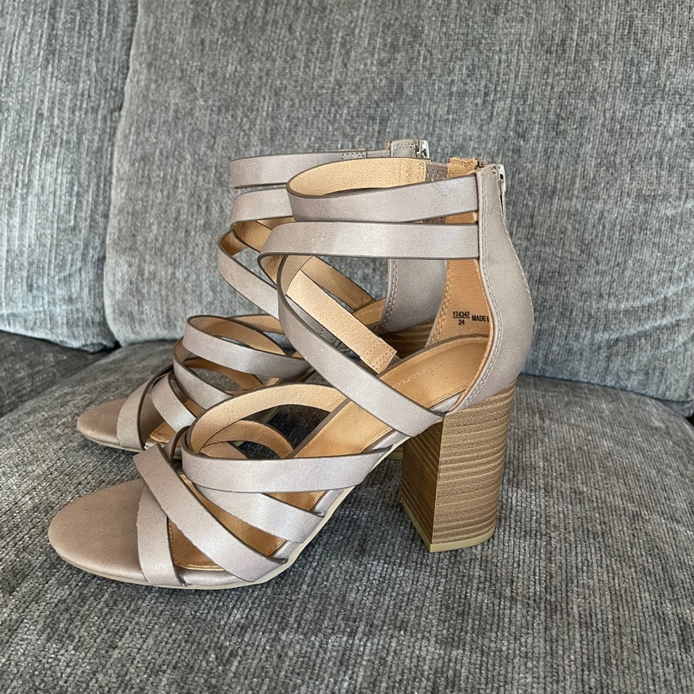 American Eagle Heels